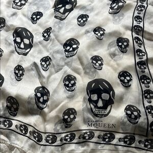 Alexander McQueen Black and Beige  Skull Scarf like new